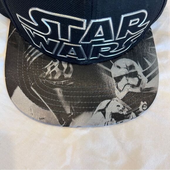 NWT Disney Star Wars Original Snapback Kylo Ren First Order Sub Cap Black OSFM - Picture 2 of 9